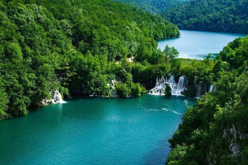 Plitvice Lakes Guided Tour From Split and Lunch