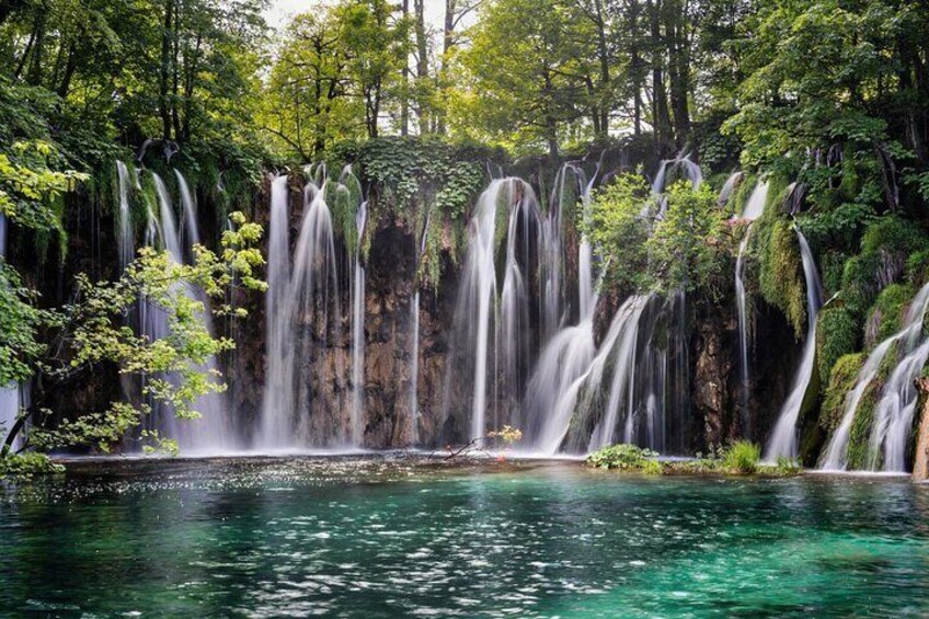 Plitvice Lakes Guided Tour From Split and Lunch