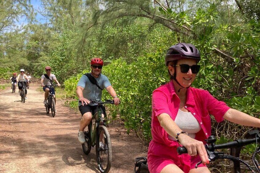 Private E-Bike Adventure in the Cayman Islands