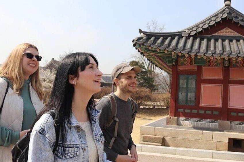 Seoul 4 Hour Private Walking Tour with Certified Guide