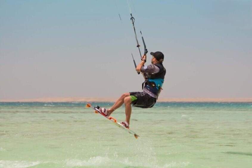 Ultimate Thrill: 4 Days of Kite Surfing and Transfers - Hurghada