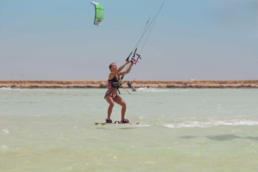 Ultimate Thrill: 4 Days of Kite Surfing and Transfers - Hurghada