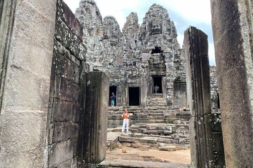 Bayon-tower-faces