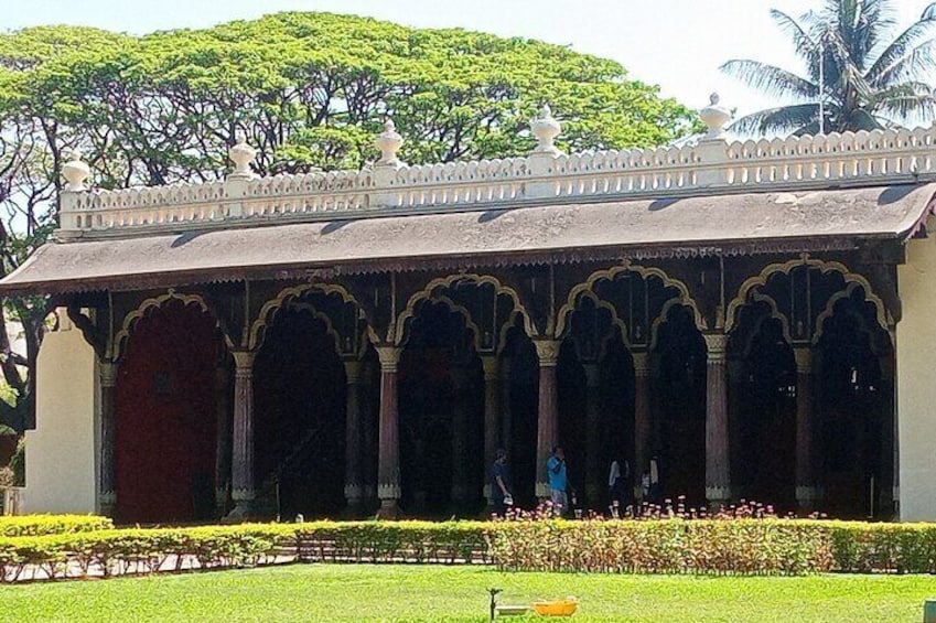 Tippu sultan summer palace - teak wood palace 