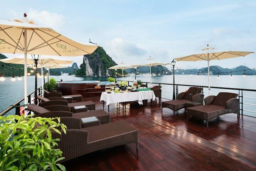 Pamela Luxury Cruise Experience in Halong Bay