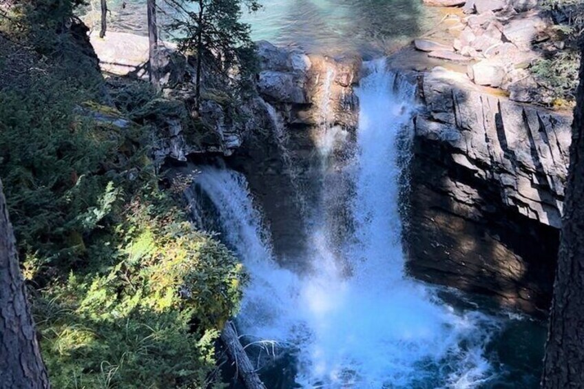 Banff: Lake Louise, Minnewanka, & Johnston Canyon Shuttle Service