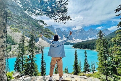 From Banff: Moraine Lake and Lake Louise Return Shuttle Day Trip