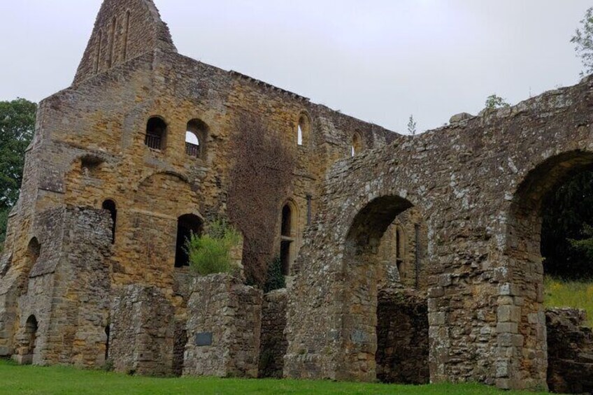 Battle Abbey ruins