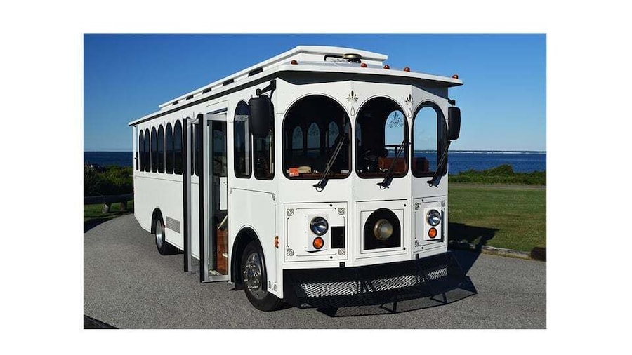 Newport: Mansions Sightseeing Trolley Tour with The Breakers