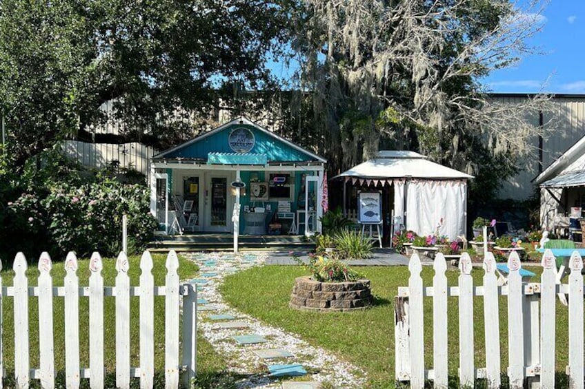 Tybee Island Shopping Tour with Wine or Champagne Included