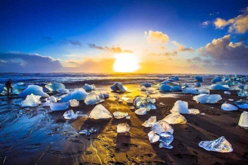 Private Diamond Beach Day Tour in Iceland