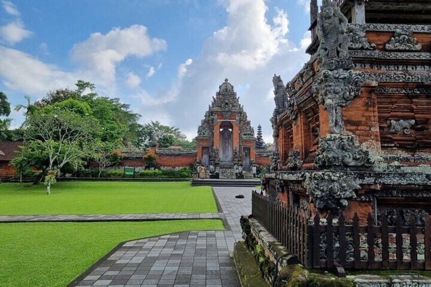 Taman Ayun Temple