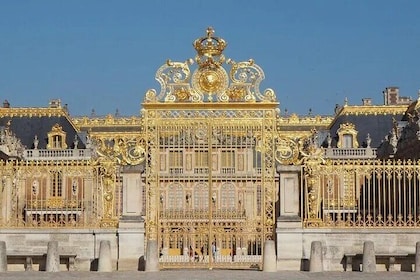 Versailles Palace & Gardens Semi Private Guided Tour with Pick up