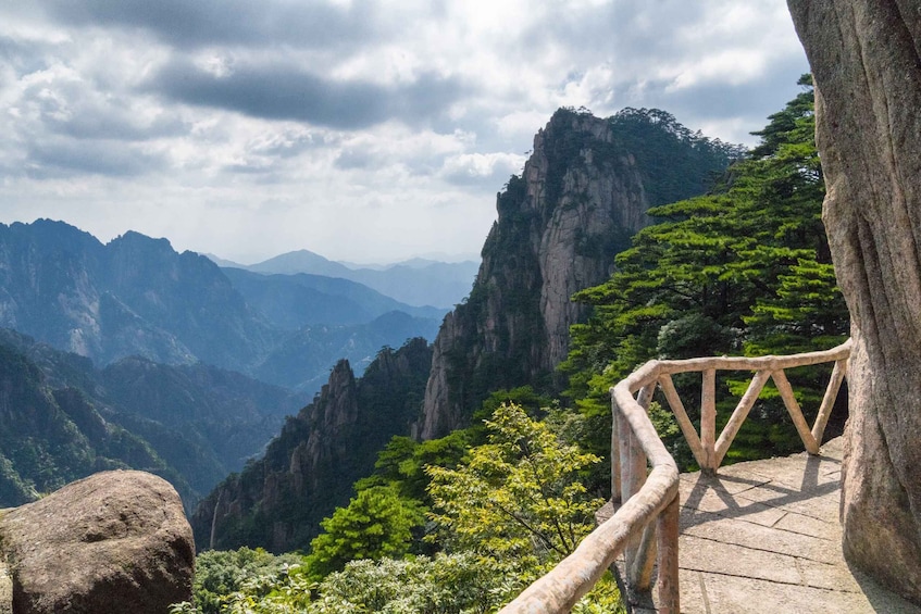 Picture 5 for Activity 2 Days Huangshan Group Tour for Essence of Yellow Mountain