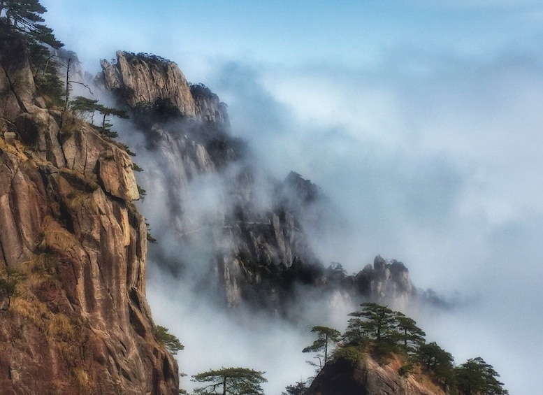 Picture 2 for Activity 2 Days Huangshan Group Tour for Essence of Yellow Mountain