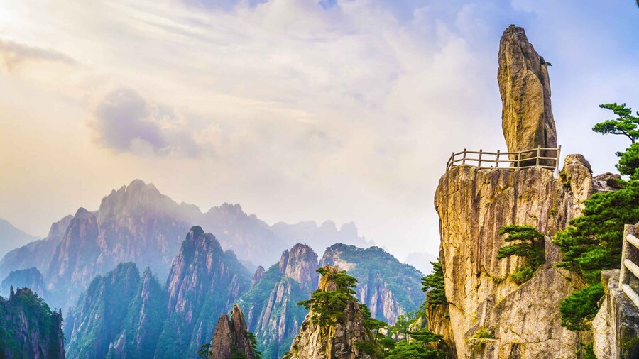 2 Days Huangshan Group Tour for Essence of Yellow Mountain