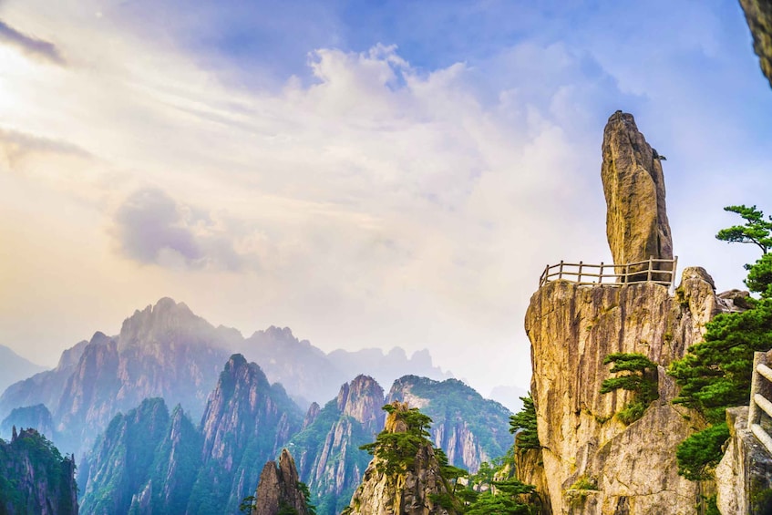 2 Days Huangshan Group Tour for Essence of Yellow Mountain