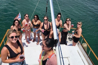 Party Boat San at San Juan Bay Day Cruise with Drink and Snacks