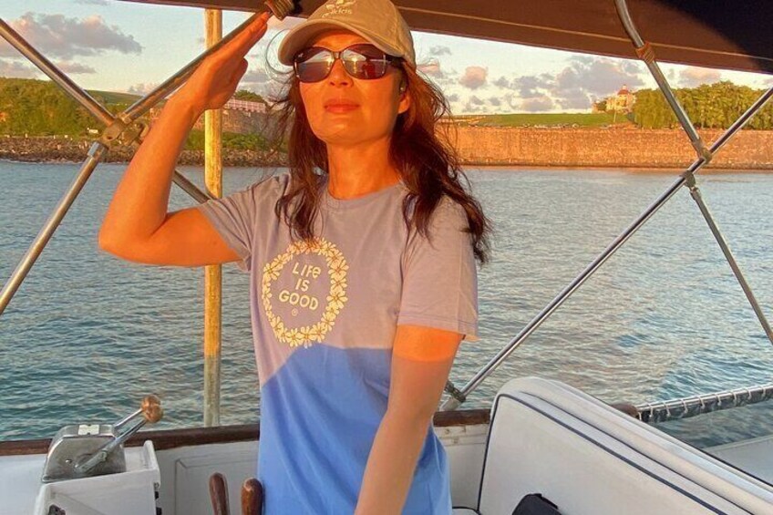 Party Boat at San Juan Sunset Cruise to EL Morro Castell & Drinks