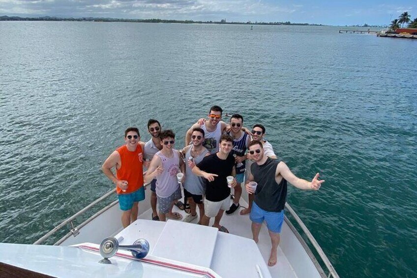Party Boat at San Juan Sunset Cruise to EL Morro Castell & Drinks