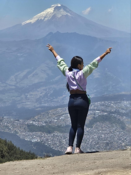 Picture 3 for Activity Quito: Teleferico, Old Town, and Intiñan Museum Private Tour