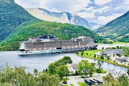 Van Hellesylt naar Trollstigen Private Shore Excursion