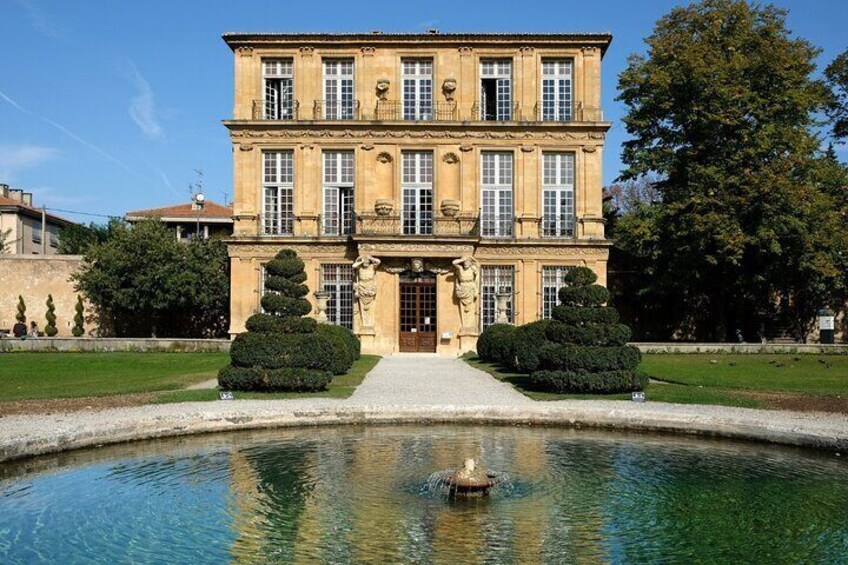 Explore Aix-en-Provence in 60 minutes with a Local
