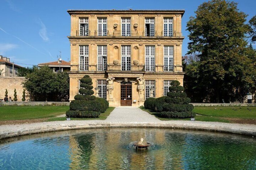 Explore Aix-en-Provence in 60 minutes with a Local