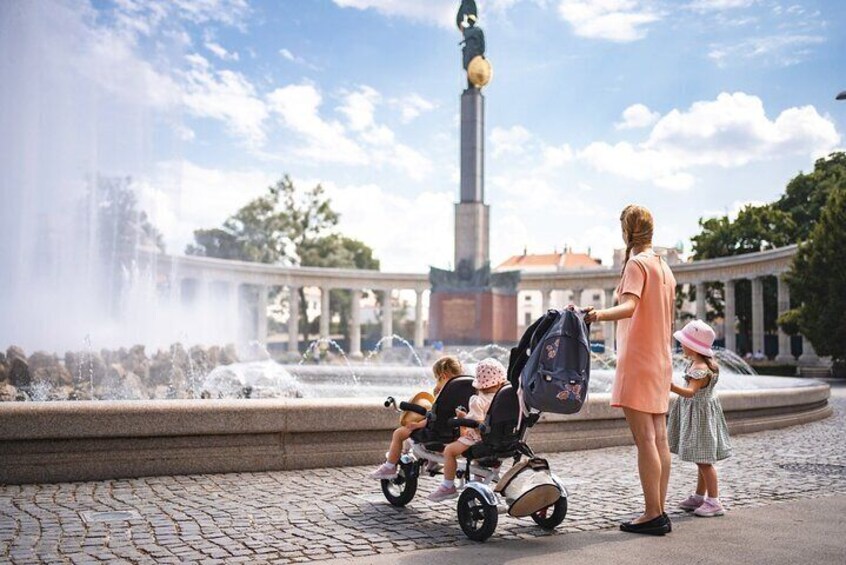 Vienna Private Family Tour City Highlights Museum and Cake