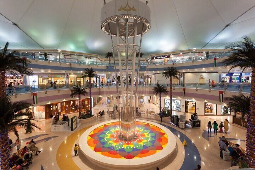 Shop, dine, and explore at Marina Mall, one of Abu Dhabi’s premier shopping destinations.