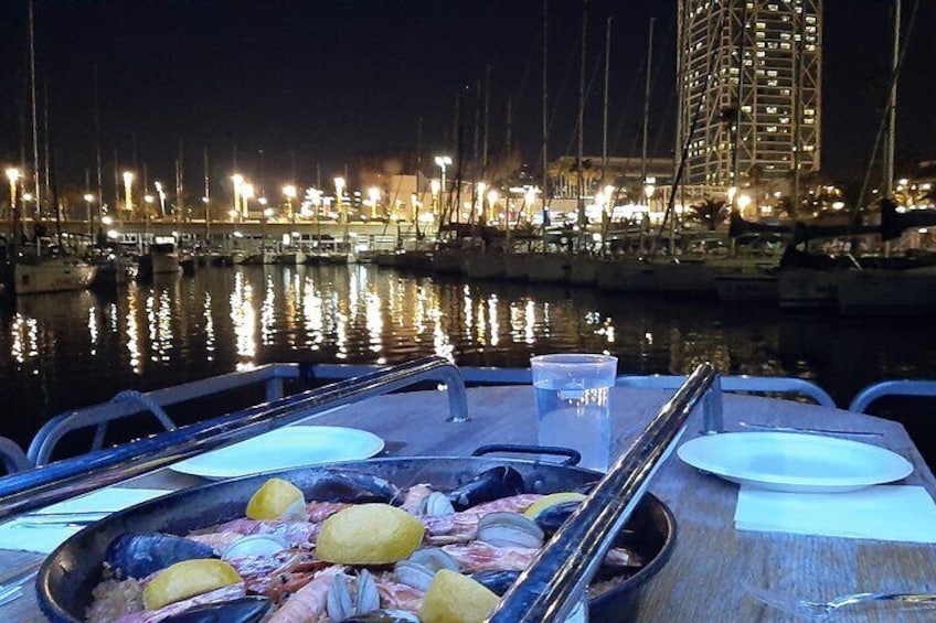 Barcelona Evening Cruise with Dinner and Drinks