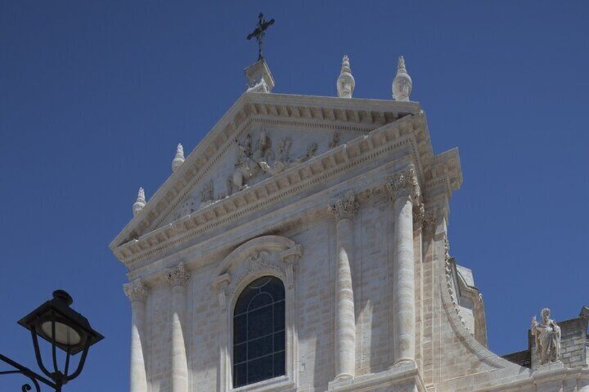 Authentic Routes: Locorotondo, Cisternino & Ostuni with Pick-Up