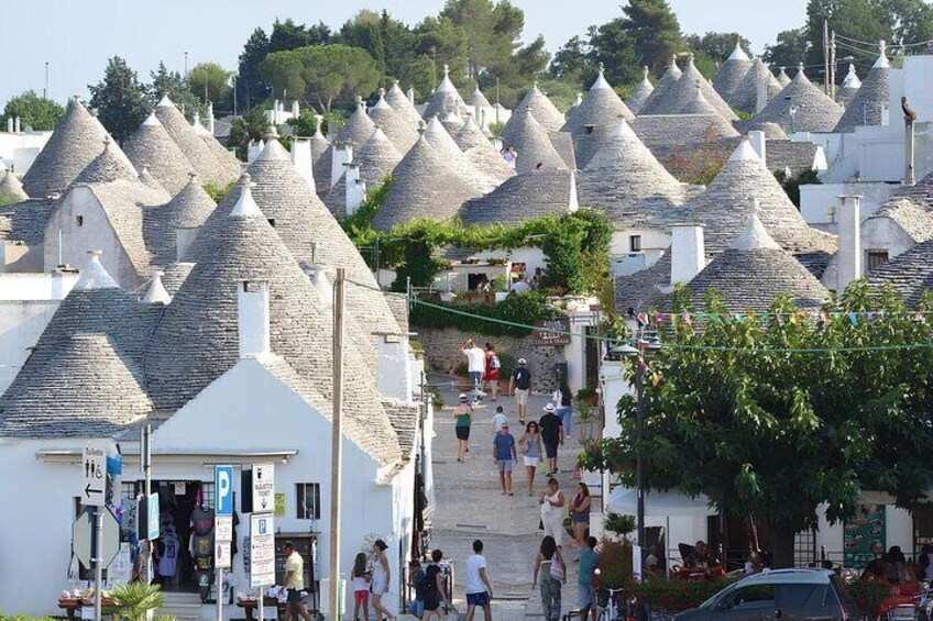 Authentic Routes: Conversano, Alberobello & Monopoli