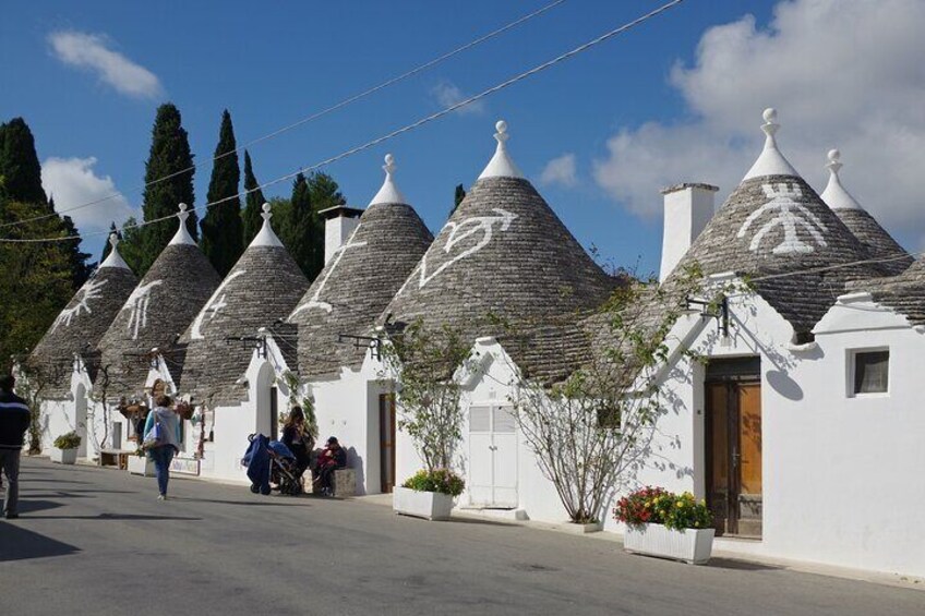 Authentic Routes: Conversano, Alberobello & Monopoli