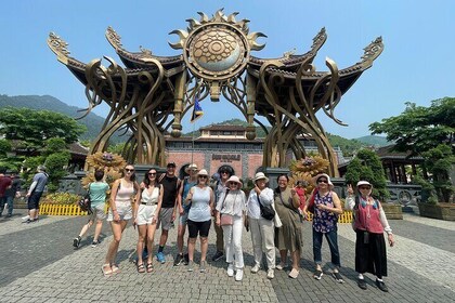 Explora Ba Na Hills y Golden Bridge Exclusivo tour privado