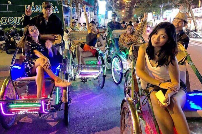 Hue Evening Cyclo Food Tour & Folk Music on Perfume River