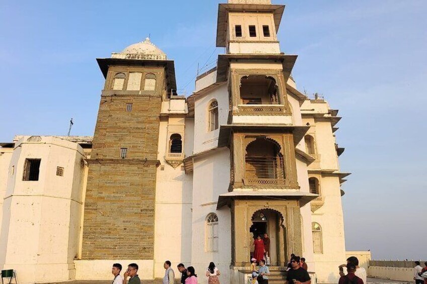 Sunset at Monsoon Palace by Electric Cycle Tour