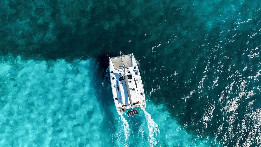 Private 52ft Lady Laura Catamaran to Isla Mujeres- Snorkeling & Open Bar