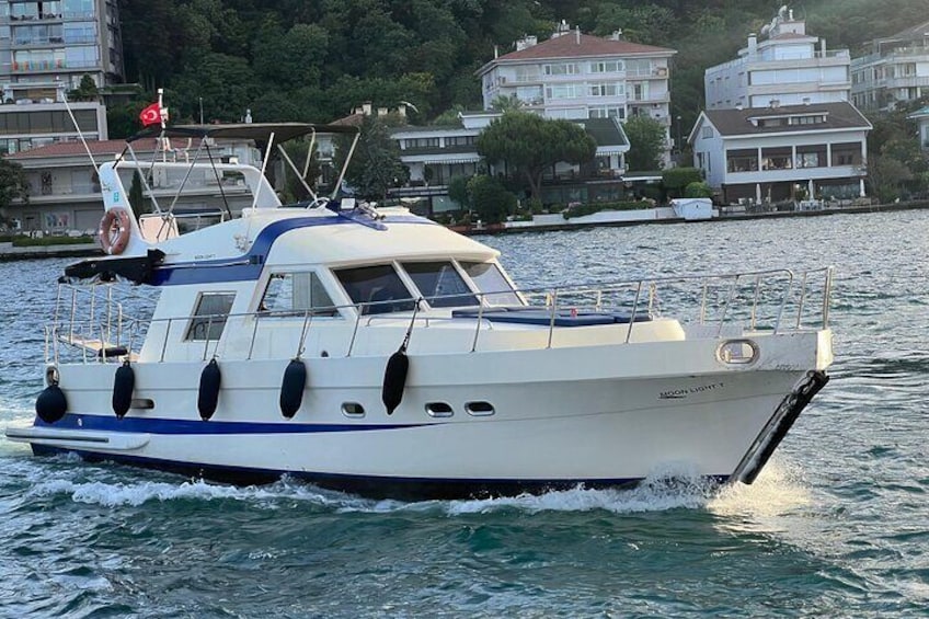 Istanbul Private Luxury Yacht on Bosphorus 14 Meter