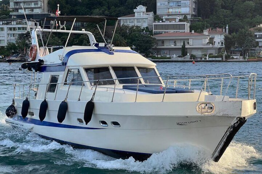 Istanbul Private Luxury Yacht on Bosphorus 14 Meter