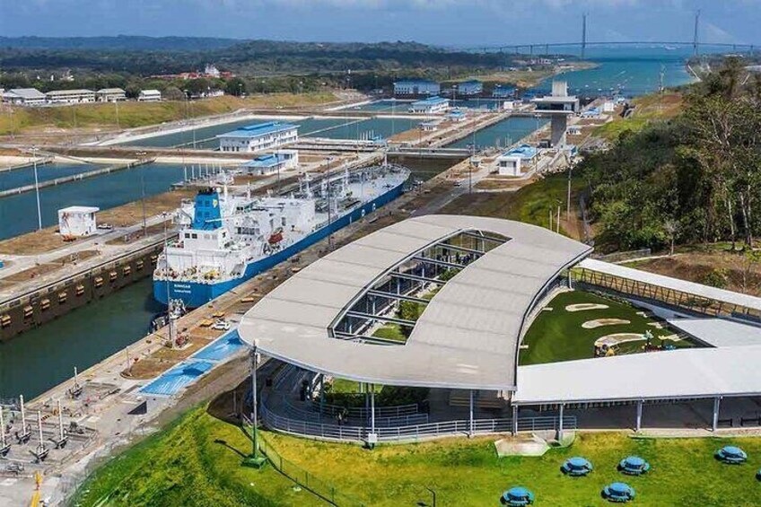 Ocean to Ocean Tour in Panama Canal