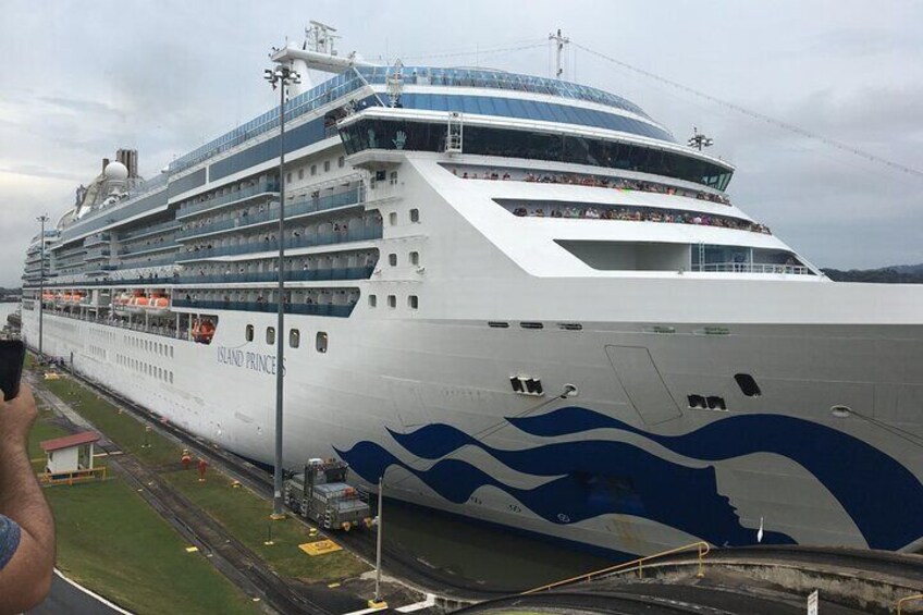 Ocean to Ocean Tour in Panama Canal