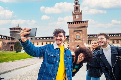 Milan Must-Sees: 2-Hour Private Tour for Newcomers