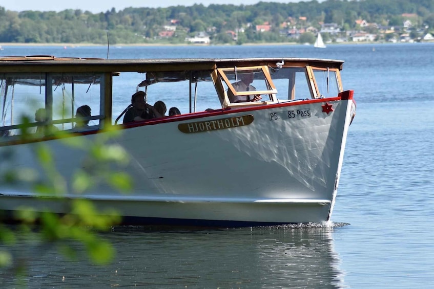 Picture 1 for Activity Copenhagen: Boat Trip on Furesøen Lake