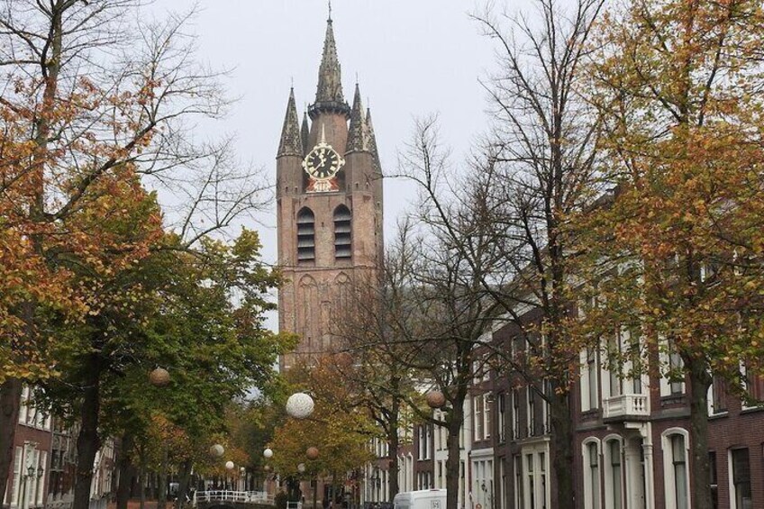 Experience Delft like a local with real-time guidance and stories!