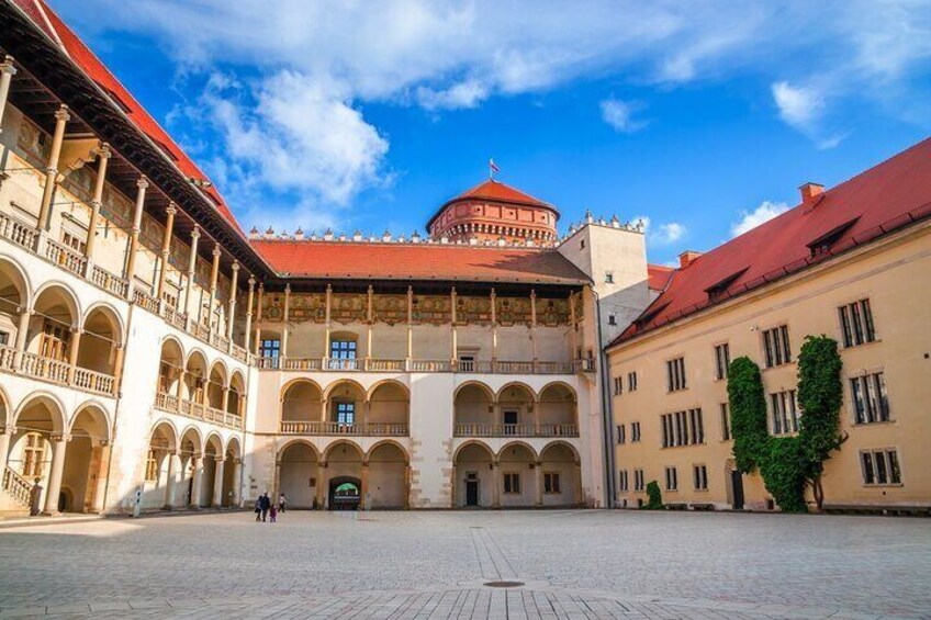 Wawel Castle & Cathedral Skip the Line Small Group Tour 