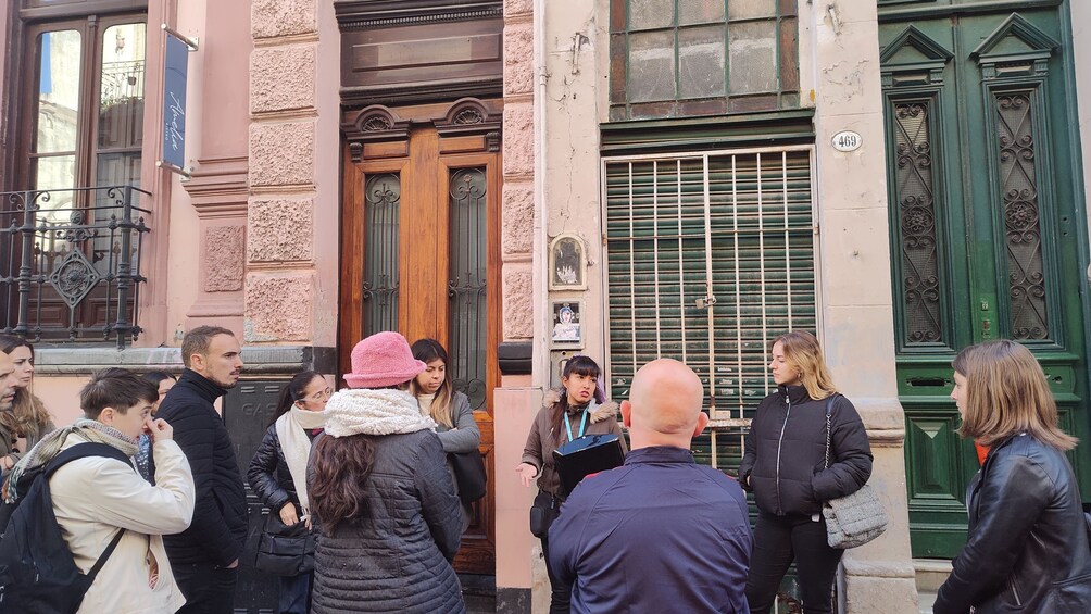 Small Group Fileteado Art Class and San Telmo Walking Tour