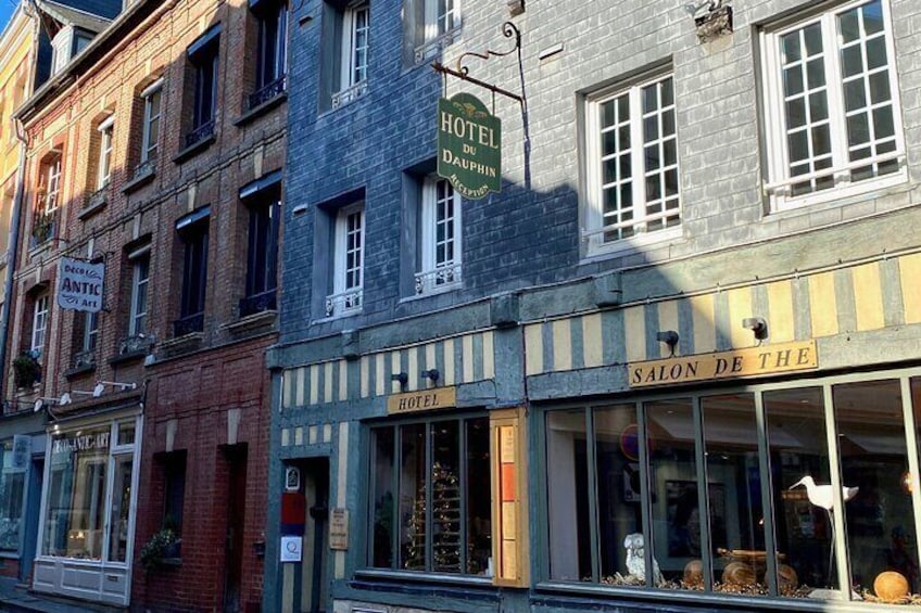Normandy Honfleur, Etretat Cliffs Live Guided Private Trip