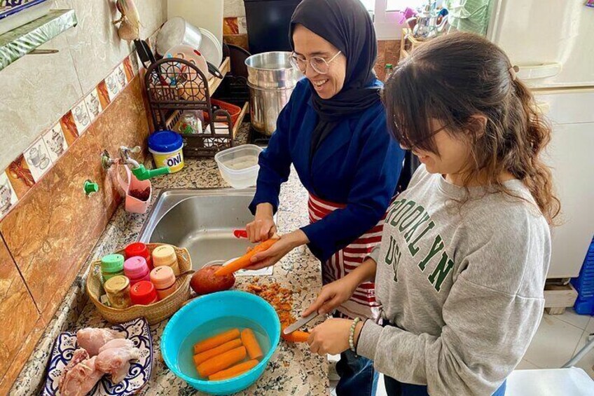 Moroccan Cooking Dinner Class with Local Family & Market Visit