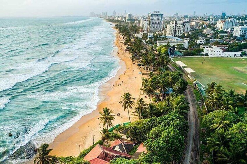 Private Colombo Sightseeing Tour, Beach and Kelaniya Temple